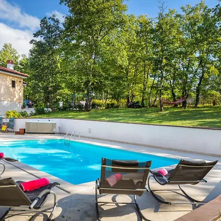 Pet Friendly In Bonasini * Butkovići